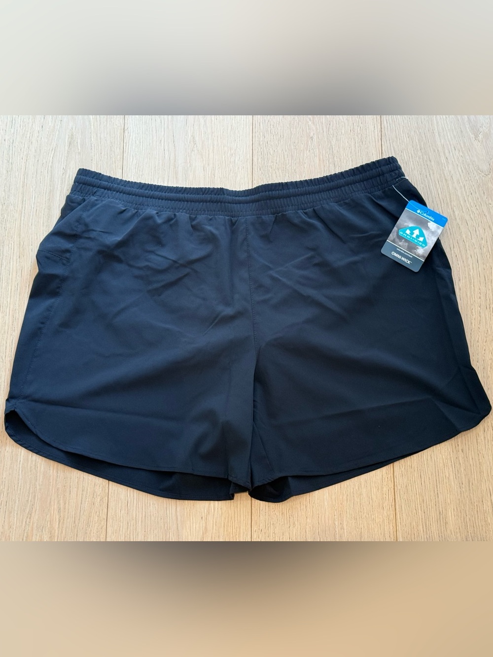 Columbia Hike Women’s Shorts Black Omni-Wick NWT 1X Plus Travel Vacation Sports